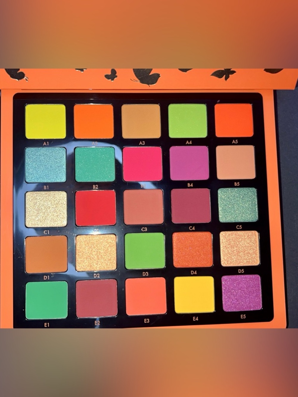 Anastasia Beverly Hills Norvina volume 3 eyeshadow palette